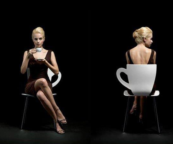Krzesła zainspirowane filiżanką kawy.