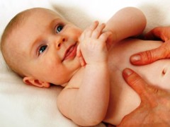 Jak masować brzuszek niemowlaka?