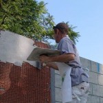 Jak otynkować ścianę