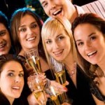 Jak wyglądać modnie na imprezie sylwestrowej?