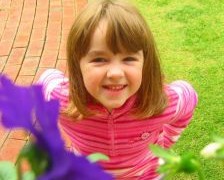 Jak usuwać plamy z dziecięcej odzieży?