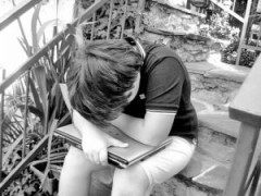 Jak pomóc dziecku odrzuconemu przez rówieśników?