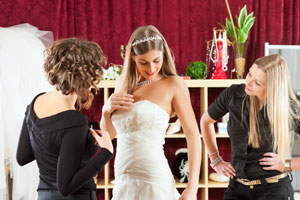 Jak dobrać dodatki do sukni ślubnej?